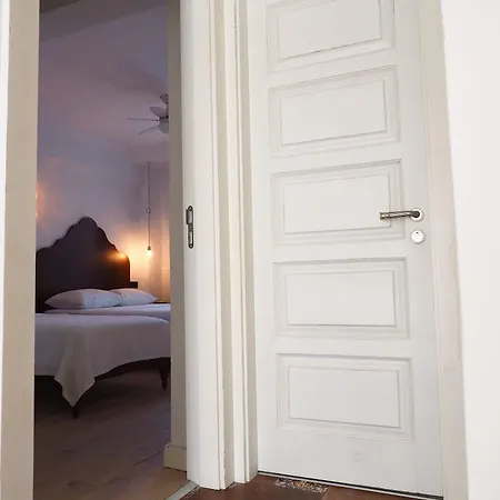Hotel Amphora 2*
