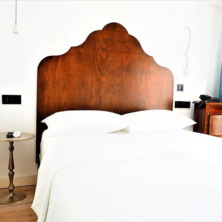 Amphora Hotel