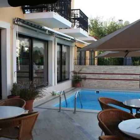 Hotel Amphora 2*