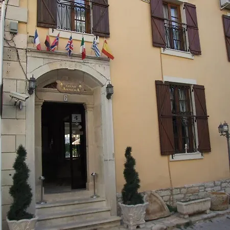 Hotel Amphora 2*