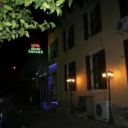 Amphora 酒店 2*
